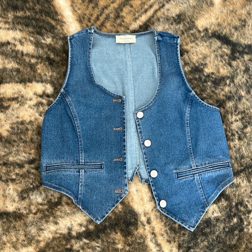 Jean vest small